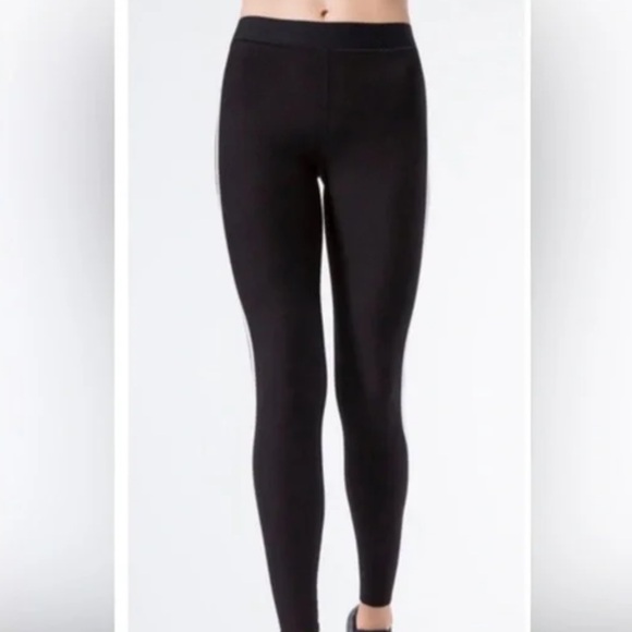 LAST CHANCE | Ultracor Black Quilted Leggings with White Stripe - Picture 2 of 7